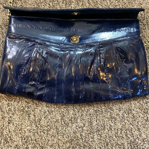 VTG, GENUINE EEL SKIN MADE IN KOREA Elegant Blue Clutch with Gold Chain - Picture 15 of 16